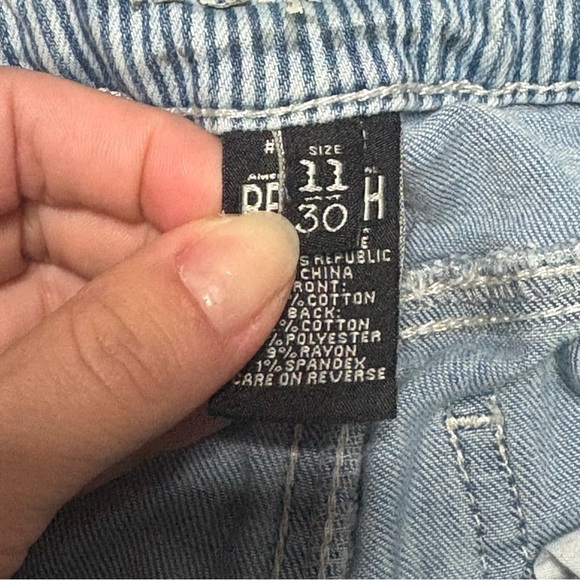 Rewash Women’s Light Blue Distressed Jean Shorts - Picture 5 of 9